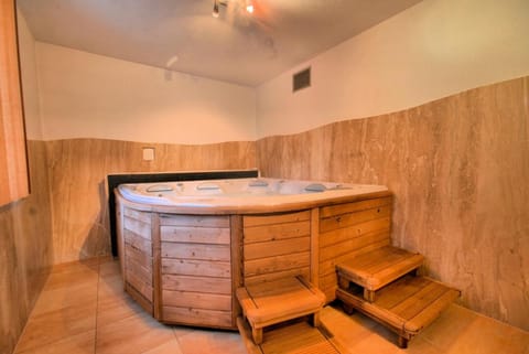 Dom Wczasowy Angelika BASEN JACUZZI SAUNA W CENIE POBYTU Campground/ 
RV Resort in Zakopane