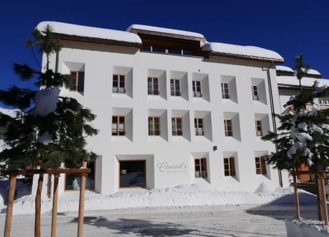 Facade/entrance, Winter