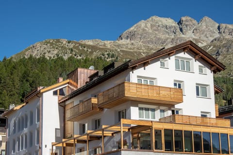 Property building, Facade/entrance, Summer, Mountain view