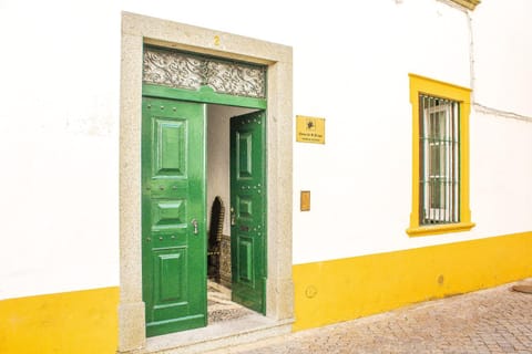 Casa De S. Tiago Bed and Breakfast in Evora
