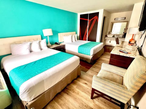 Bed, Photo of the whole room, Seating area