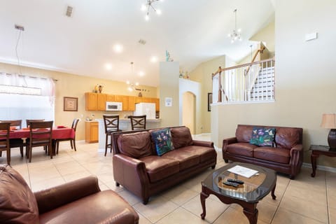 Windsor Hills Resort 6 Bedroom Private Pool & Spa 2 Miles to Disney A Villa Can See Disney Fireworks Every Night House in Four Corners