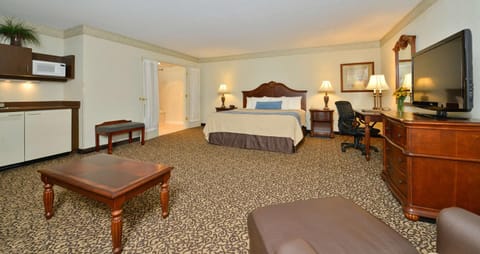 Best Western Plus Steeplegate Inn Hotel in Davenport
