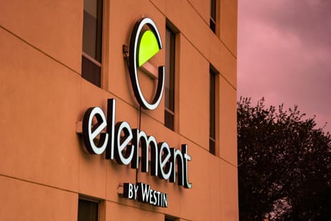 Element Dallas Downtown East Hotel in Dallas