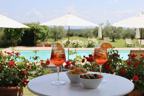 Garden, Pool view, Drinks