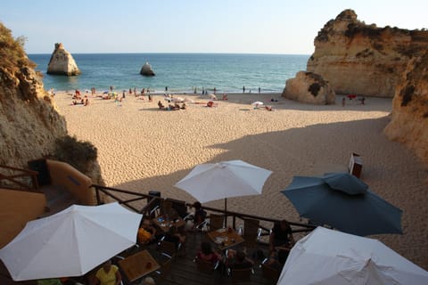 Restaurant/places to eat, View (from property/room), Beach