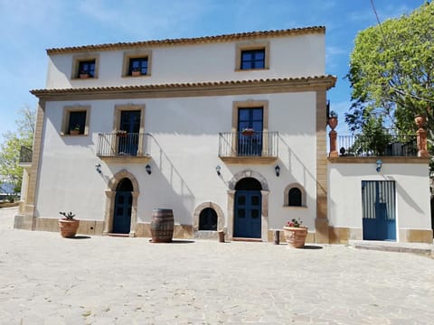 Casale Di Benedetto Resort in Caltagirone