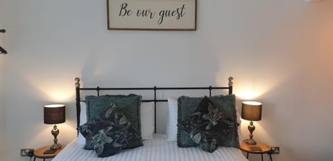 Monkton Court House B&B Bed and Breakfast in East Devon District