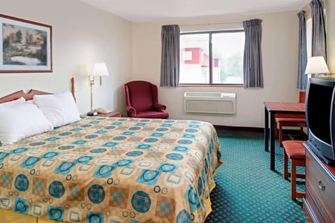 Super 8 by Wyndham Omaha Eppley Airport/Carter Lake Hotel in Carter Lake