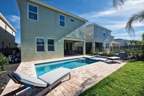 Cozy Home by Rentyl Near Disney with Private Pool, Foosball Table & Resort Amenities - 7393 Marker House in Four Corners