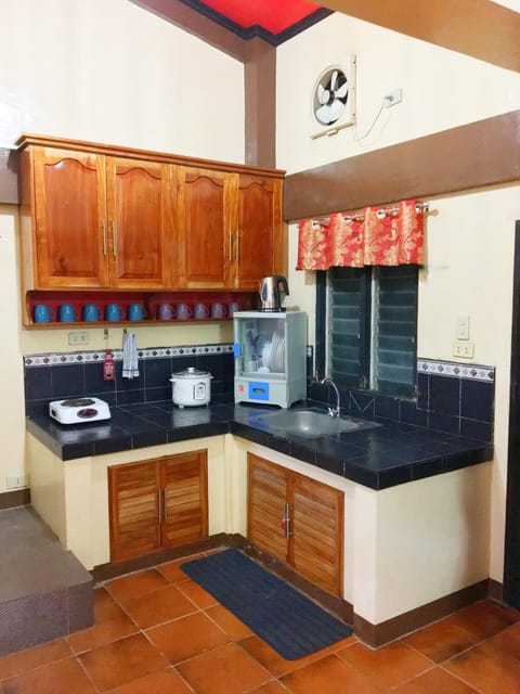 Fully AC 3BR House for 8pax near Airport and SM with 100mbps Wifi Casa in Puerto Princesa