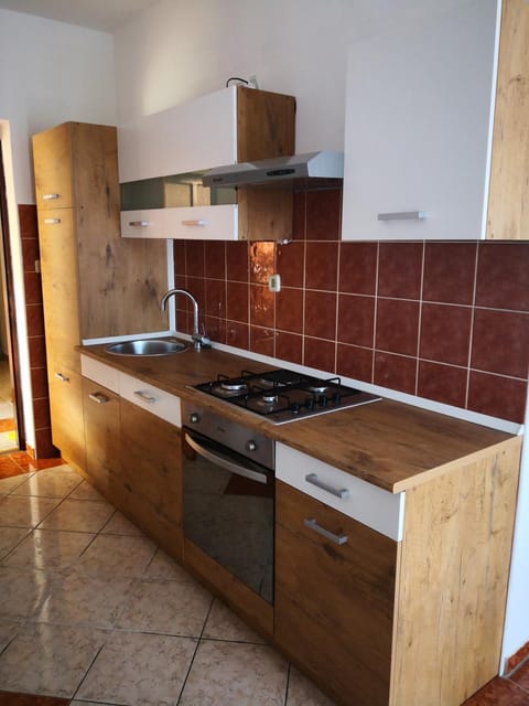 Kitchen or kitchenette, dishwasher, microwave, oven, pet friendly, stove, washing machine