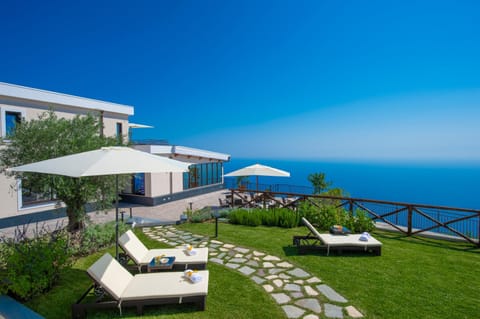 Villa Paradise Resort Bed and Breakfast in Furore