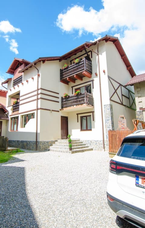 Property building, Facade/entrance, Day, Summer, On site