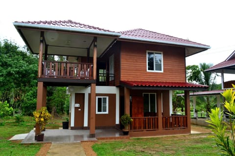 Facade/entrance, Balcony/Terrace