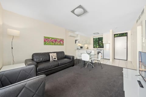 Manuka Park Serviced Apartments Apart-hotel in Canberra