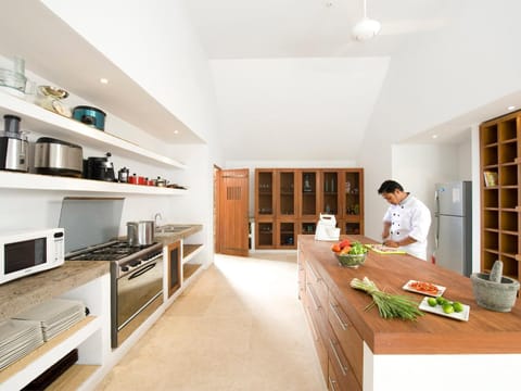 Staff, Kitchen or kitchenette, Food and drinks, Breakfast