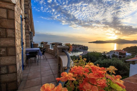 Apartments and Rooms Drago Bed and Breakfast in Sveti Stefan