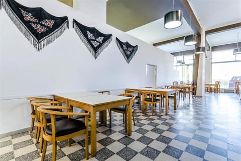 Restaurant/places to eat, Dining area