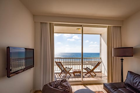 Sea view apartment suite Apartahotel in Tel Aviv-Yafo