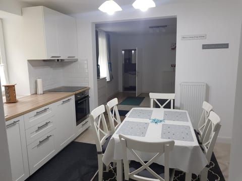 Staff, People, Kitchen or kitchenette, Seating area, Family