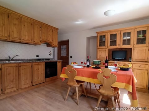 Kitchen or kitchenette, Living room, Dining area