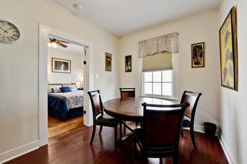 New Orleans Cottage Condo in Warehouse District