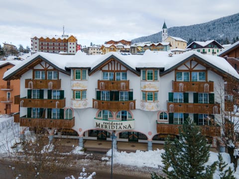 Property building, Facade/entrance, Winter