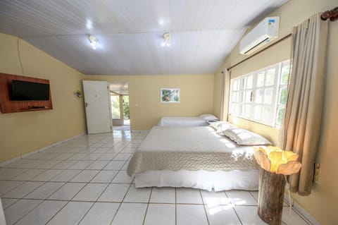 Bed, Photo of the whole room, Bedroom, air conditioner