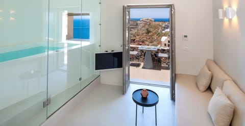 Day, Summer, Balcony/Terrace, Living room, On site, Sea view