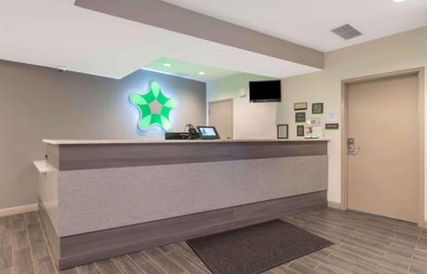 Extended Stay America Premier Suites - Greenville - Woodruff Road Hotel in Greenville