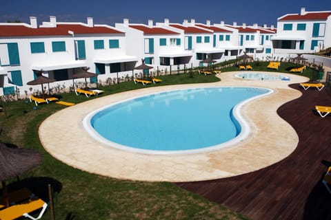 Swimming pool, children, sunbed