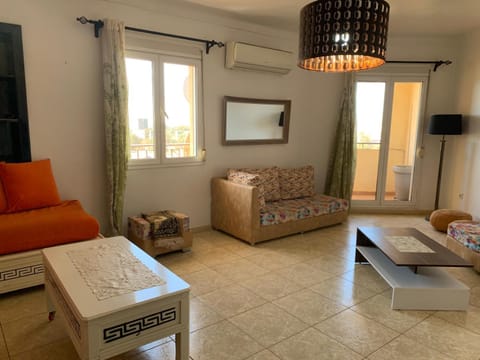 Charmant appartement au cœur d Oran en résidence surveillée Eigentumswohnung in Oran