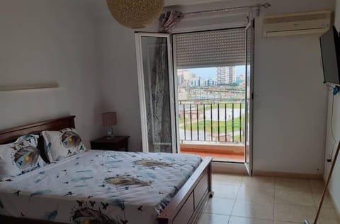 Charmant appartement au cœur d Oran en résidence surveillée Eigentumswohnung in Oran