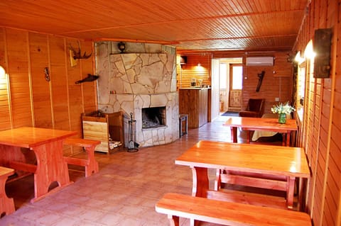 Banquet/Function facilities, Dining area, fireplace