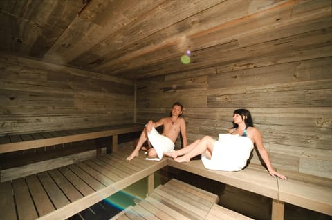 People, Spa and wellness centre/facilities, group of guests