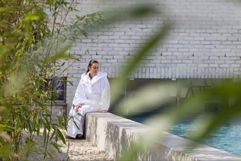 People, Swimming pool