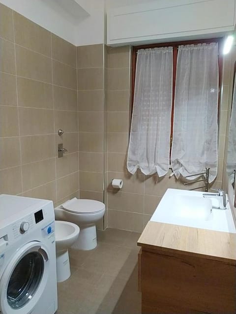 Shower, Bathroom, washing machine