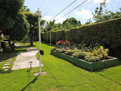 Facade/entrance, Garden, Garden, Garden view, Facility for disabled guests