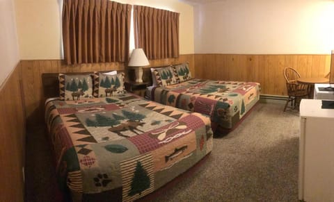 Boulder Lodge Hotel in June Lake