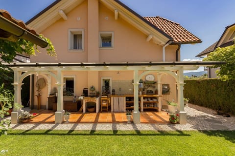 Property building, Facade/entrance