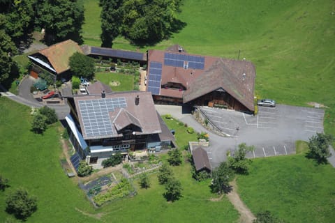 Bird's eye view, Area and facilities