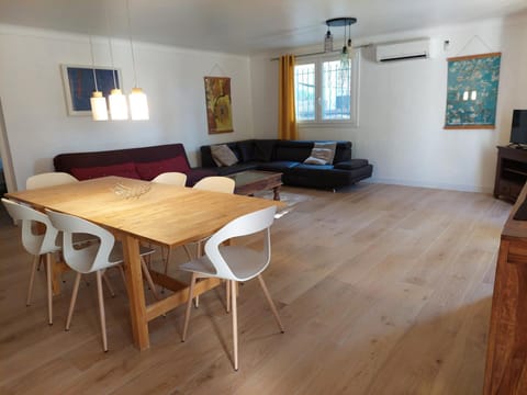 A la devino Apartment in Saint-Raphael