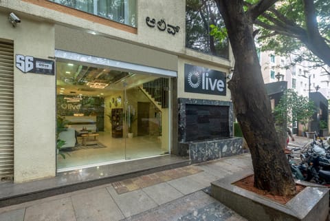 Property building, Facade/entrance, Day, Street view