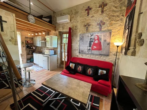 Mas de la Chapelle Sainte-Elisabeth House in Tarascon