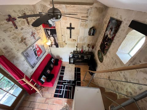 Mas de la Chapelle Sainte-Elisabeth House in Tarascon