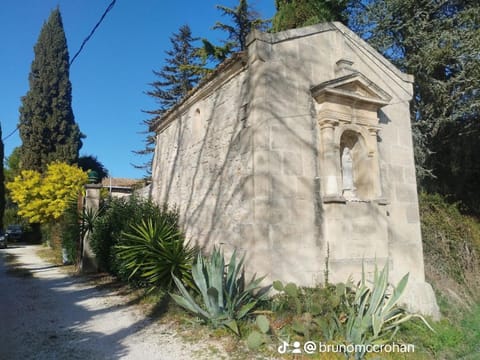 Mas de la Chapelle Sainte-Elisabeth Maison in Tarascon