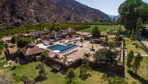 Bird's eye view, Pool view