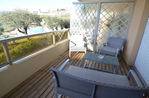 Appartement 5 personnes avec piscine sur la Corniche Fleurie à Nice Copropriété in Nice