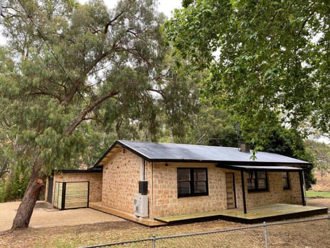 Adelaide Brownhill Creek Tourist Park Campingplatz /
Wohnmobil-Resort in Adelaide